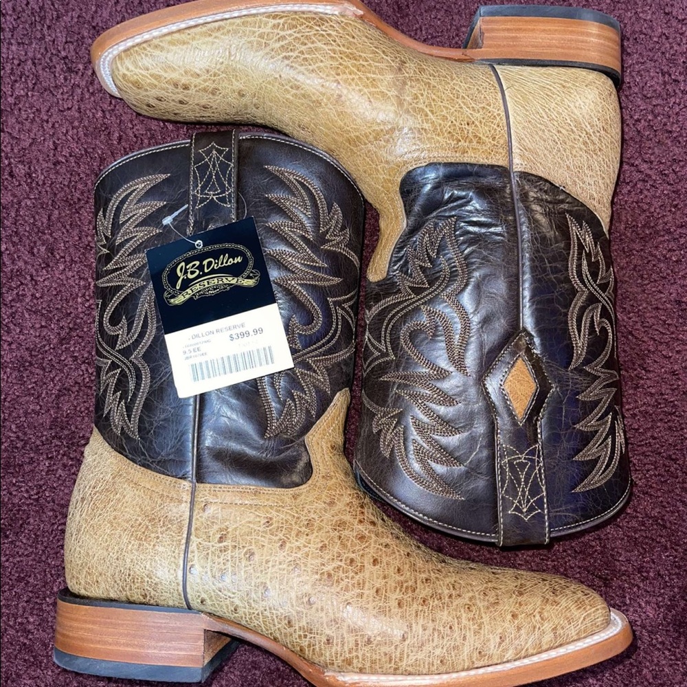 Brand new boots still with tag! Just tried them on